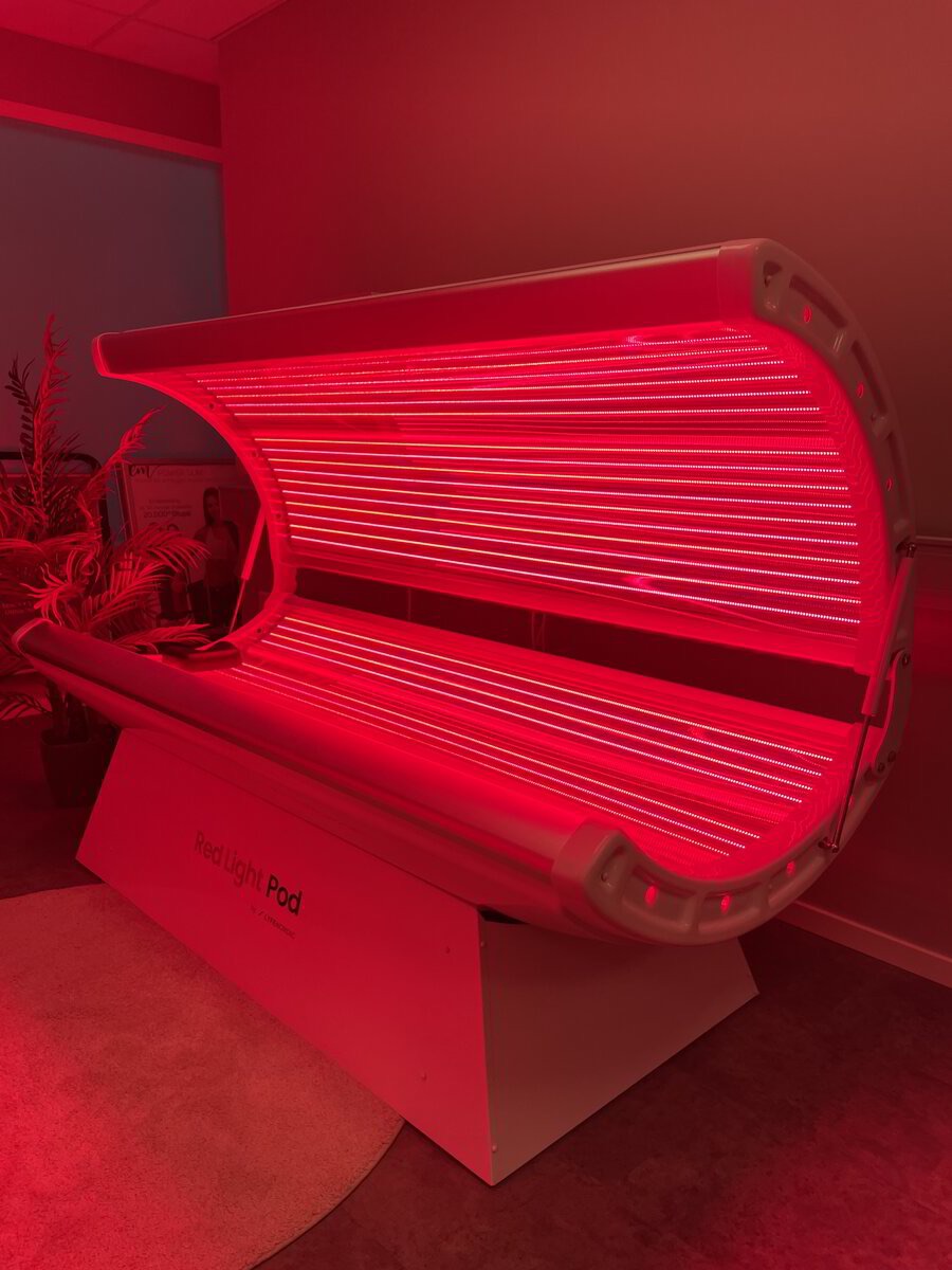 Red Light Pod hos Vilopunkt med rött ljus tänt